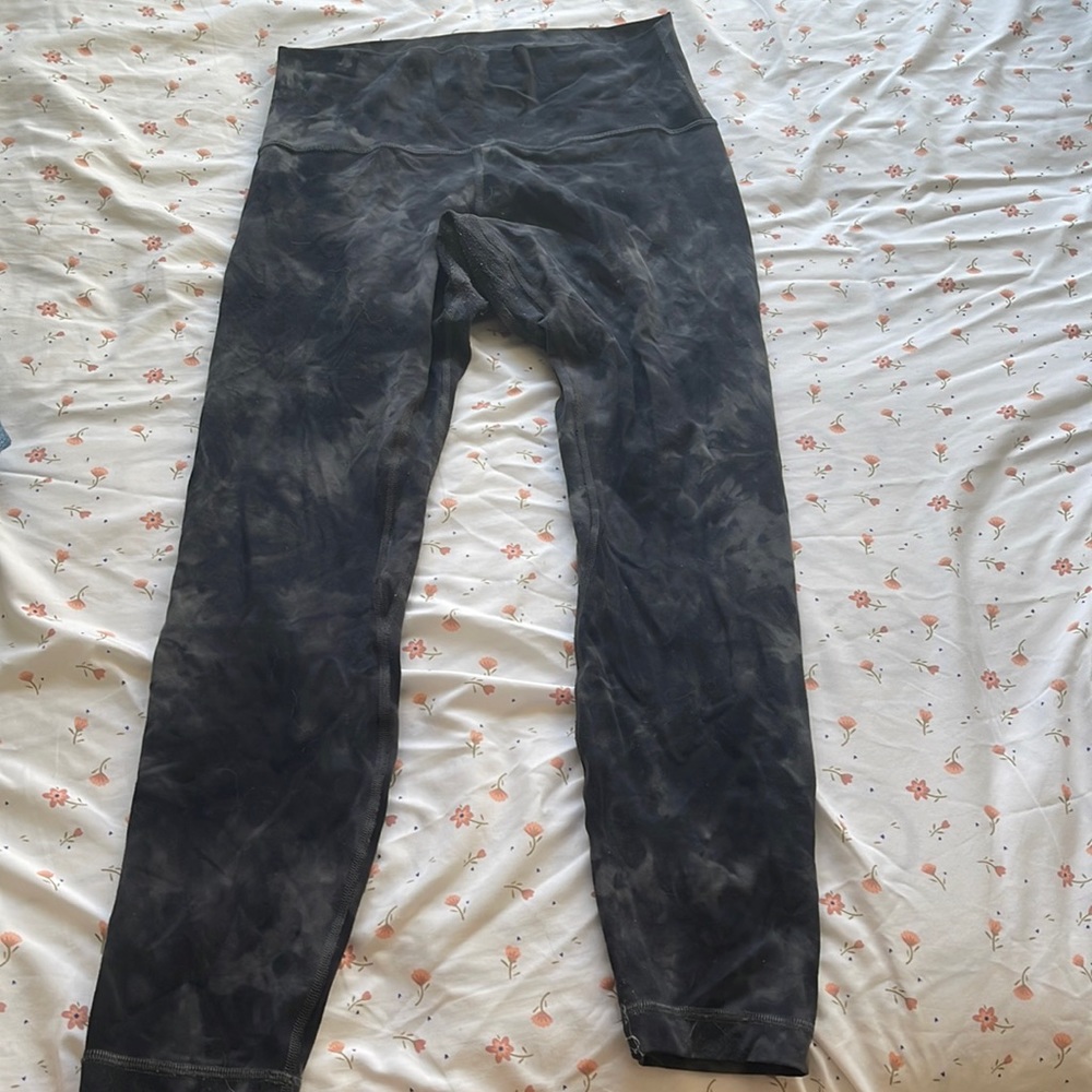 Lululemon size 8, diamond gray, tie-dye leggings
